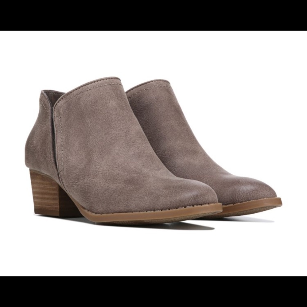 FERGIE
Women's Bianca Ankle Booties